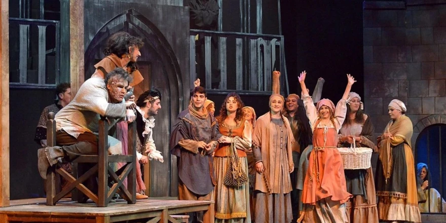 Notre Dame’ın Kamburu Malatya’da Sahne Alıyor!