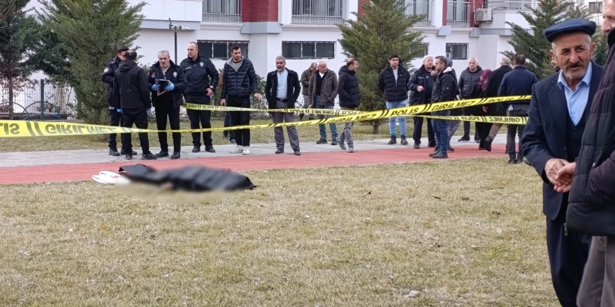 Ölüm Ekmek Almaya Giden Yaşlı Adamı Yolda Yakaladı