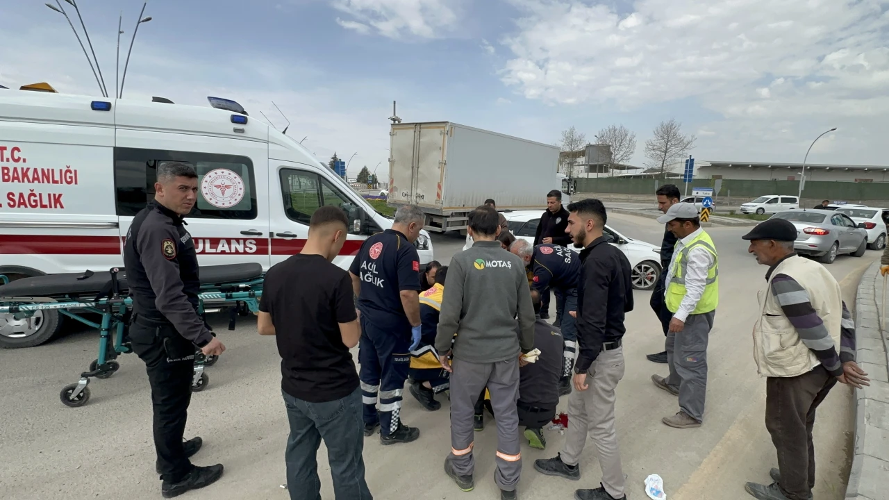 Otomobilin Çarptığı Yaşlı Adam Ağır Yaralandı