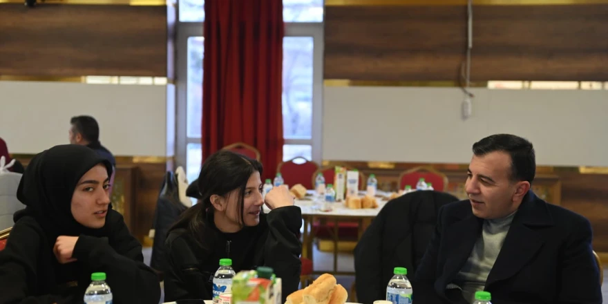 Pütürge’de Öğrencilerle İftar Buluşması