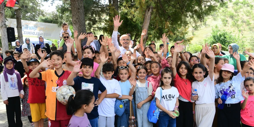 Rengarenk Uçurtmalar Beydağı nda Gökyüzüyle Buluştu