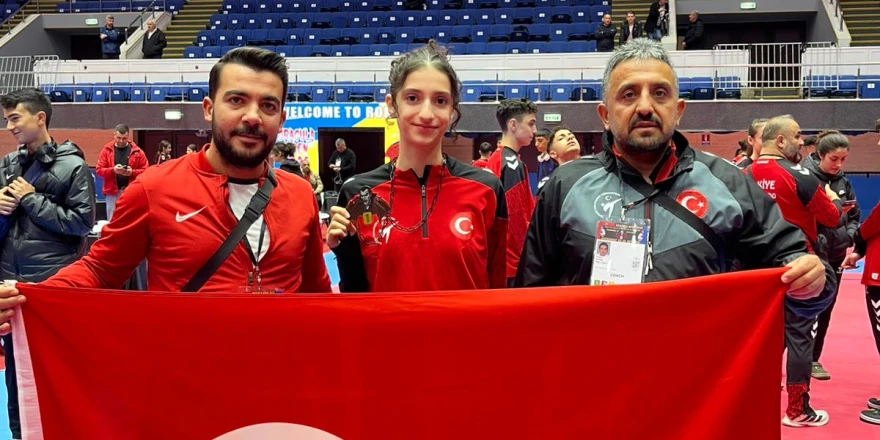 Romanya’daki Uluslararası Taekwondo Turnuvasında Eda Öğüt’ten Şampiyonluk