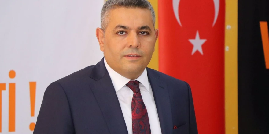 Sadıkoğlu: “Atatürk, kalbimizde şükran ve minnetle yaşamaktadır”