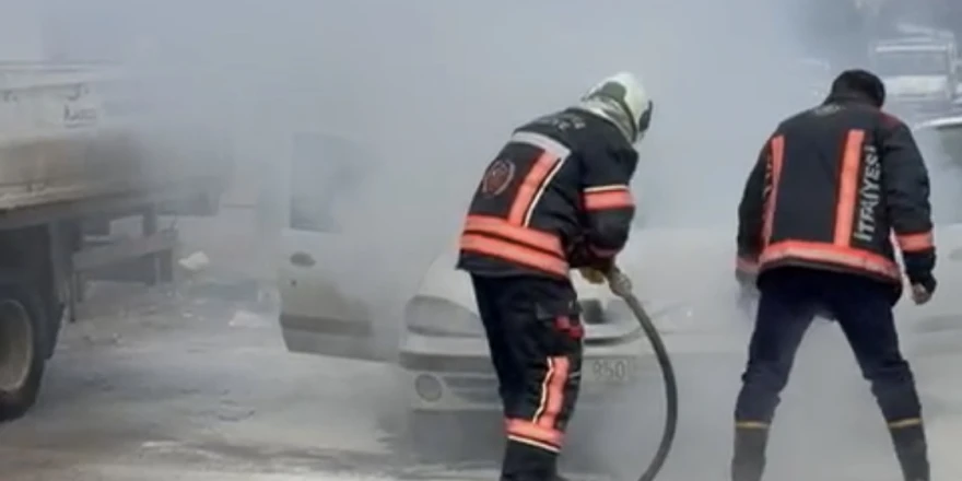 Sanayi Sitesinde Araç Yangını: Maddi Hasar Oluştu