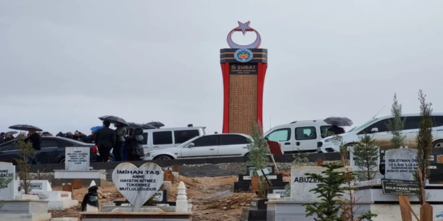 Şehir Mezarlığına 6 Şubat Deprem Şehitleri Anıtı