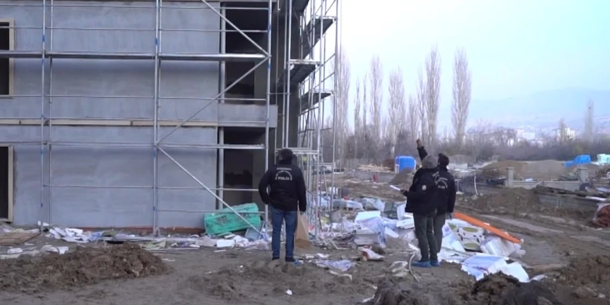 TOKİ Şantiyesinde İşçi Yüksekten Düşerek Yaralandı