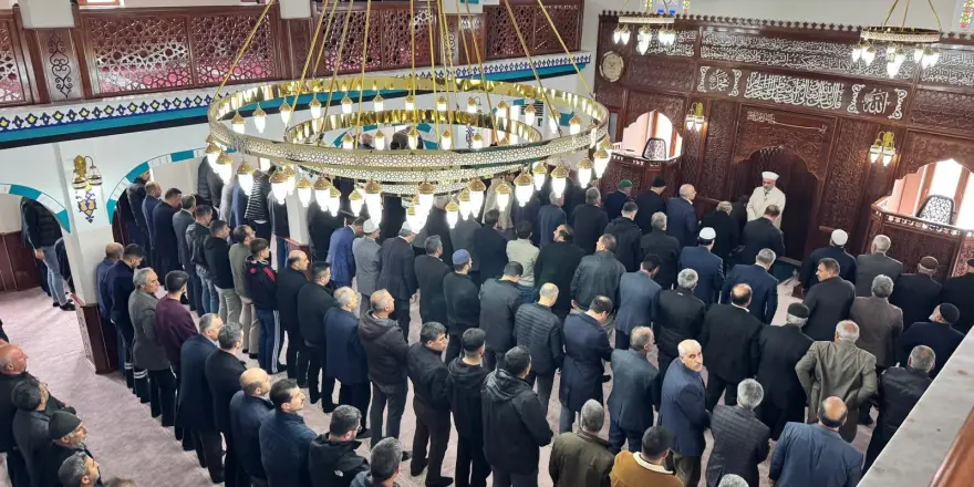 Topsöğüt’te Yeniden İnşa Edilen Sancaktar Camii İbadete Açıldı