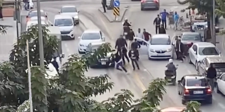 Trafikte Yaşanan Kavga Cep Telefonu Kamerasına yansıdı