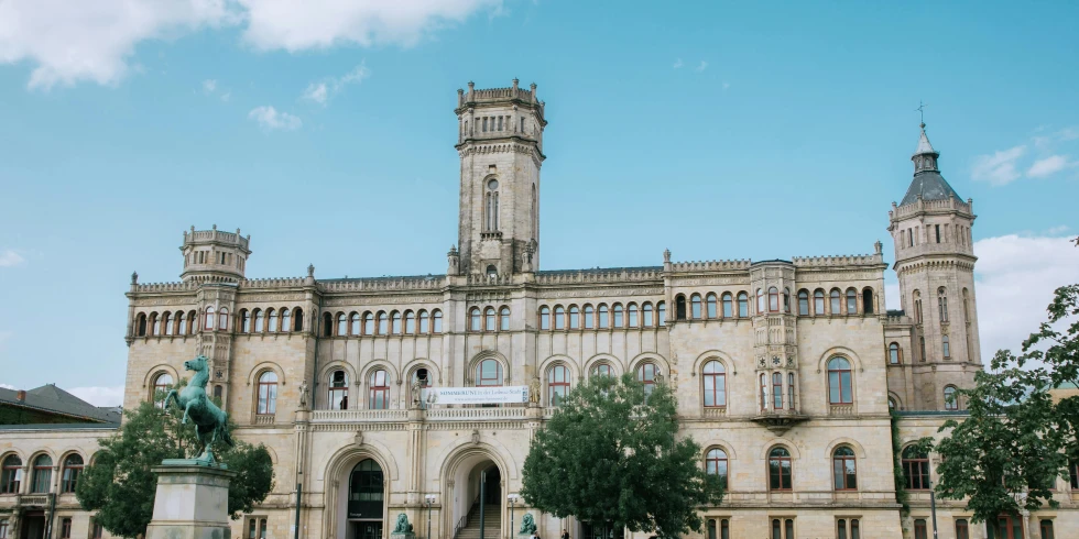 Türk öğrenciler için Almanya’da ücretsiz üniversite ve kariyer kapıları aralanıyor