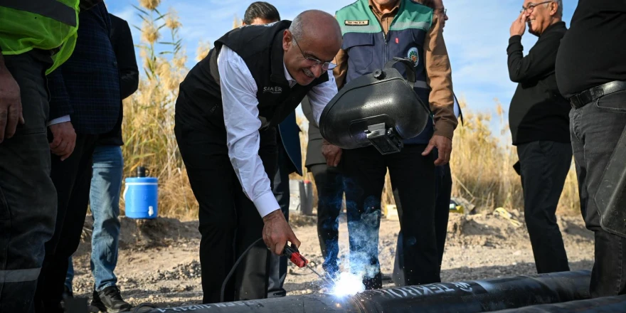 Üreticiler Büyükşehir’den aldıkları destekle kapalı sulama sistemine geçti