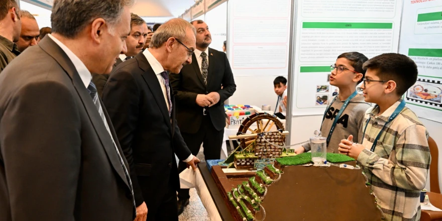 Vali Seddar Yavuz İpek Yolu Kariyer Fuarıyla İlgili Kamuoyuna Açıklamalarda Bulundu