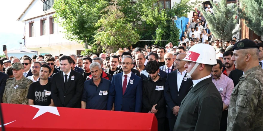 Vali Seddar Yavuz, Şehit Abdurrahman Akdoğan’ın Cenaze Törenine Katıldı