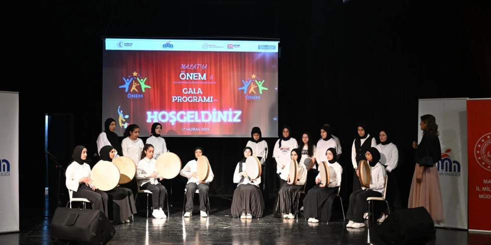 Vali Yavuz, Önem Projesi Gala Programına Katıldı