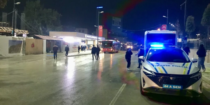 Valilik Yanında Doğalgaz Borusu Patladı, Yol Trafiğe Kapatıldı
