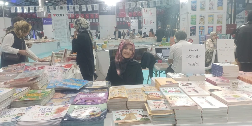 Yazar Ayşe Hale “Her kitap öğretmez, doğru kitaplarla yola çıkın”