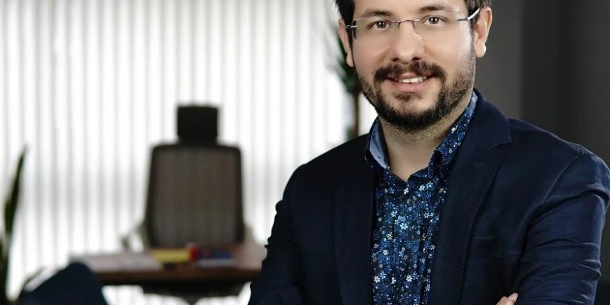 Yeni Yıla Parlayan Bir Ciltle Girin
