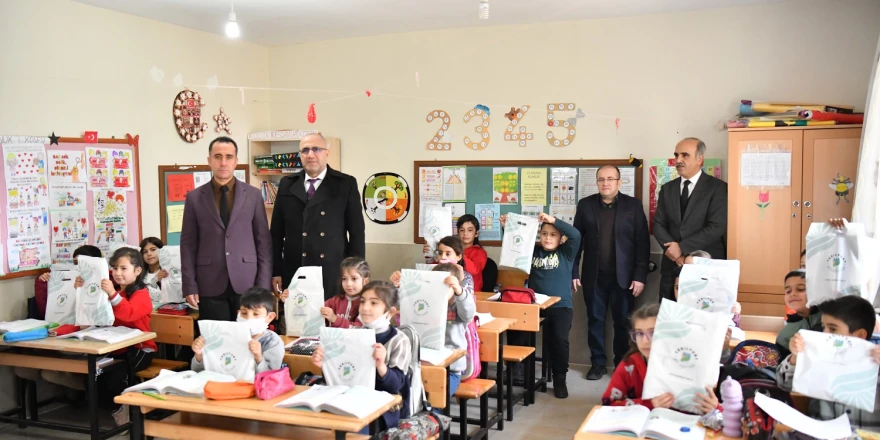 Yeşilyurt Belediyesi’nden Kırsalda ki Okullara Eğitim Desteği