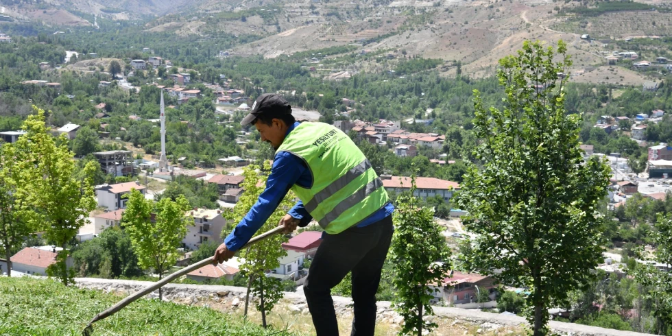 Yeşilyurt Belediyesi’nden Parklara ‘Yaz’ Dokunuşu!