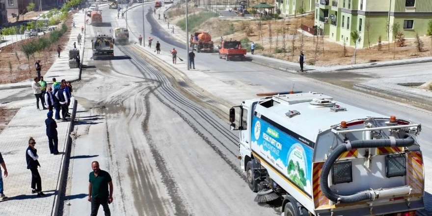 Yeşilyurt Belediyesinin Temizlik Seferberliği Devam Ediyor