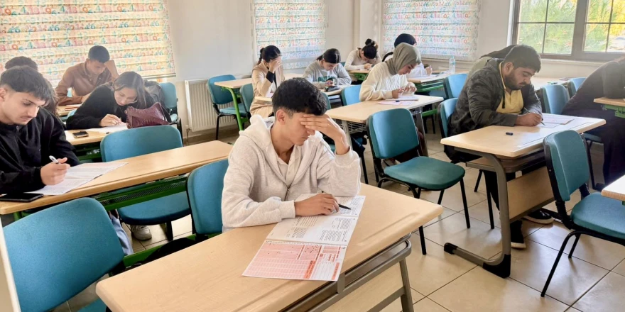 Yeşilyurt Belediyesi Öğrenciler İçin Deneme Sınavı Düzenledi