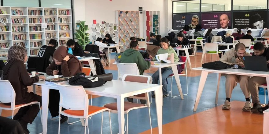 Yeşilyurt Belediyesi Çilesiz Kütüphanesi Gençlerin Buluşma Noktası Oldu!
