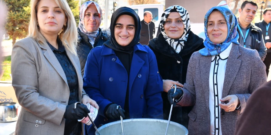 Yeşilyurt Kent Konseyi'nden Yerli Malı Haftası’nda “Malatya Tarhanası” İkramı!