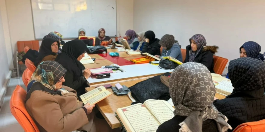 Yeşilyurt Kent Konseyi’nde Kur’an-I Kerim Eğitimi Ve Mukabele Programı Başladı