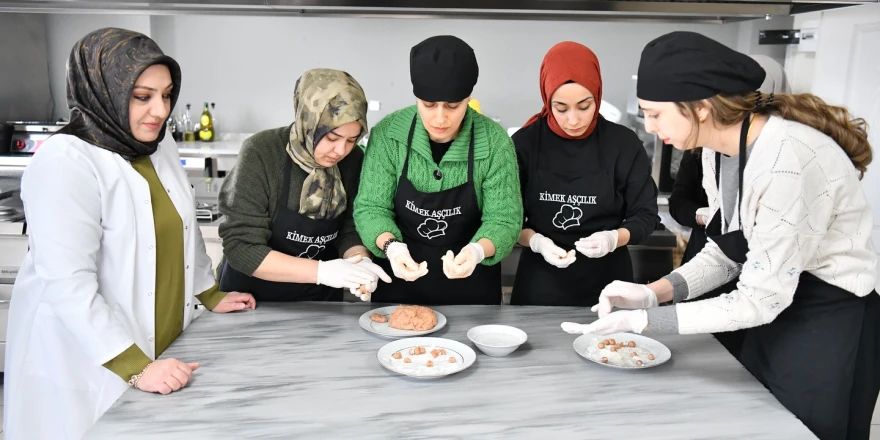 Yeşilyurt Mesleki Eğitim ve Yaşam Merkezi’nde Kurslar Tüm Hızıyla Sürüyor