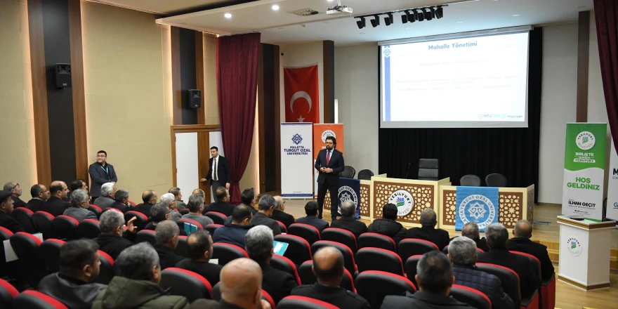 Yeşilyurt’lu Mahalle Muhtarları, ‘Muhtarlar Akademisi’ Eğitimine Katıldı