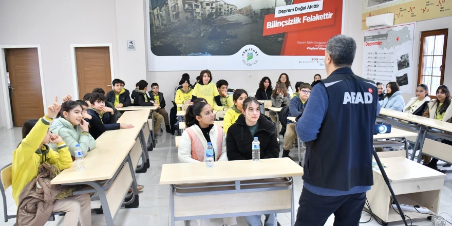 Yeşilyurt’ta Öğrencilere Depreme Karşı Hayat Kurtaran Eğitim!