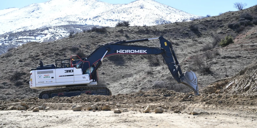 Yeşilyurt’un Mullakasım Mahallesi, Yeni Yollarla Buluşuyor