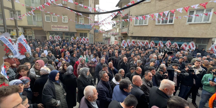 Yıldırım, “Adalet Binası olmayan Malatya’da Adalet Bakanını market açılışına gönderiyorlar”