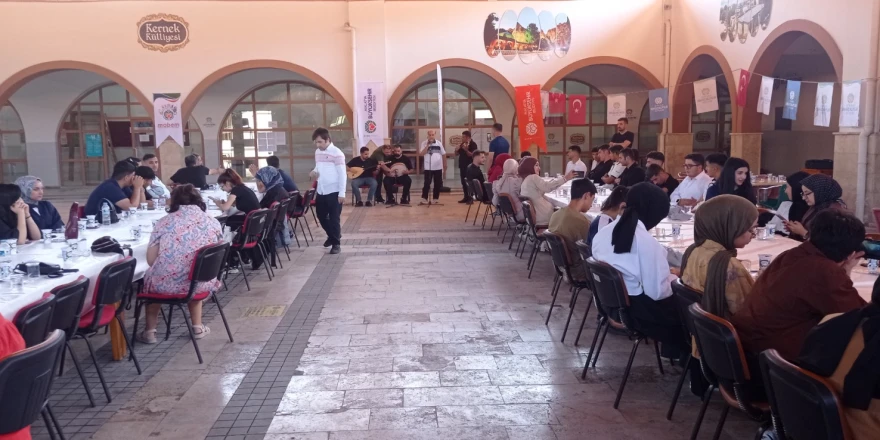 YKS Öncesi Öğrencilere Moral Desteği