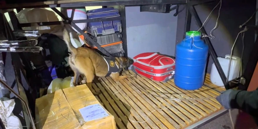 Yolcu Valizinde 11 Kilo 400 Gram Metamfetamin Ele Geçirildi